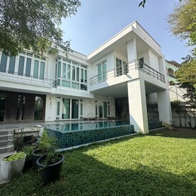 ขาย บ้านเดี่ยว Sukhumvit71SinglehouseforsalenearBTSPhraKhanong, พร้อมสวนส่วนตัว withpoolvillaSukhumvit71 ใจกลางสุขุมวิท71 พร้อมสระว่ายน้ำ